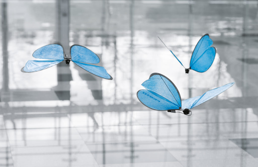 EmotionButterfly_flying_Butterfly_Electronic_drone_Festo_SkySpirit